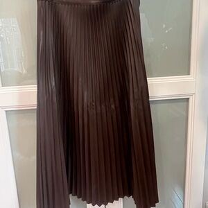Elegant Brown Pleated leather Skirt